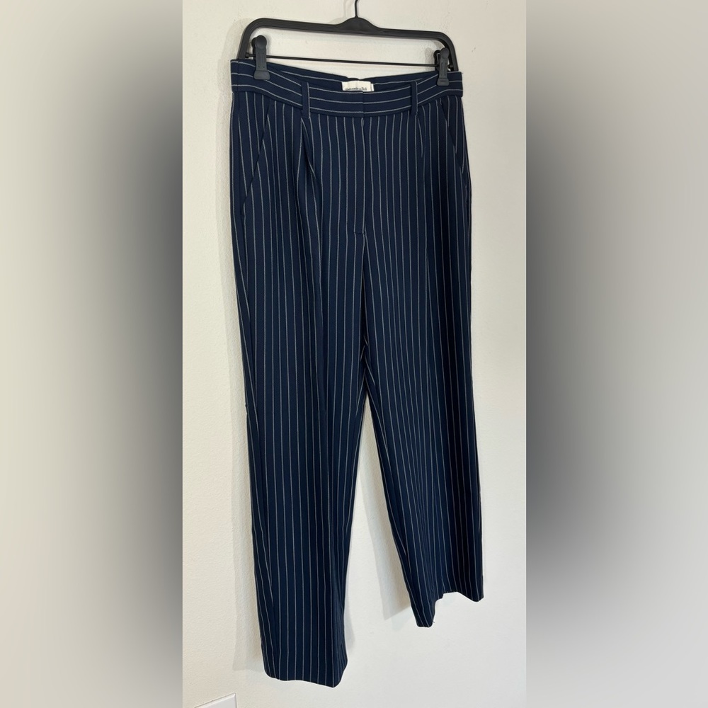 A&F Sloane Pants Pinstripe - Picture 2 of 8